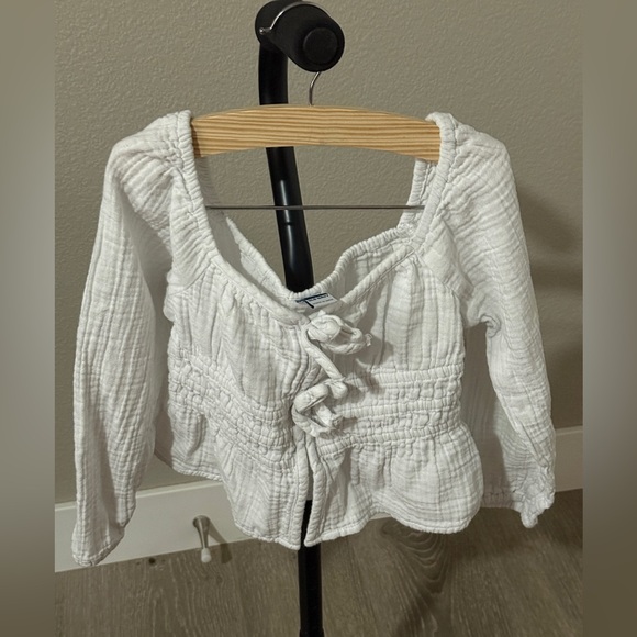 Old Navy Tops - Old Navy White Textured Blouse